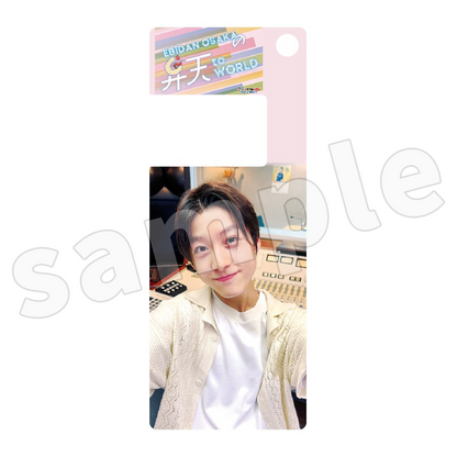 EBiDAN OSAKAの弁天 to WORLD スマホスタンドアクリルキーホルダー（ランダム）